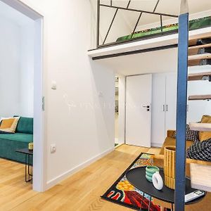 Elegant Stay Near Hungarian Museum By Pink Flamingo