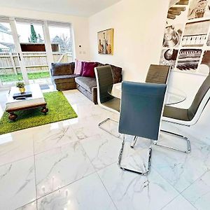 Paradigm House, Stunning 2-Bedroom Apartment 1, Free Parking, Oxford