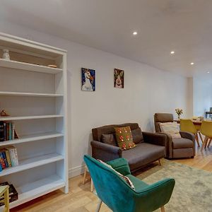 Lillies House