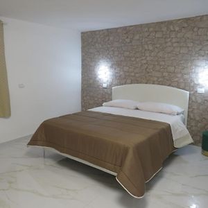 Tortora House