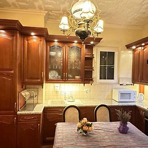 Appartement à 3 Chambres à Coucher