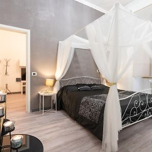 Cairoli 1 House G&B Colisee