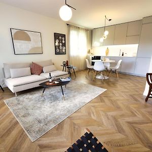 Appartement à 2 Chambres à Coucher