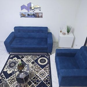 Studio Lit King-Size