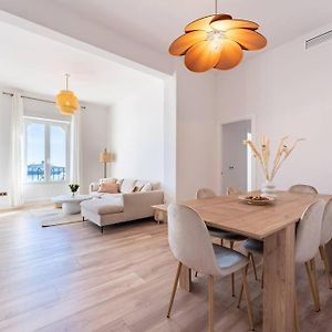 Appartement à 3 Chambres à Coucher