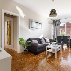 Appartement à 3 Chambres à Coucher