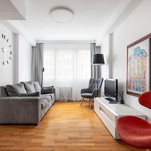 Appartement à 2 Chambres à Coucher