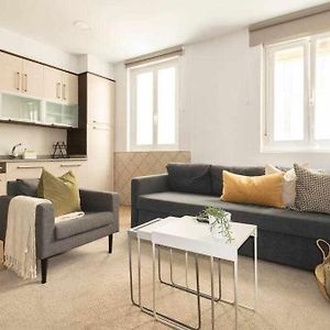 Appartement à 2 Chambres à Coucher