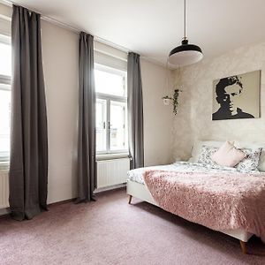 Appartement à 2 Chambres à Coucher