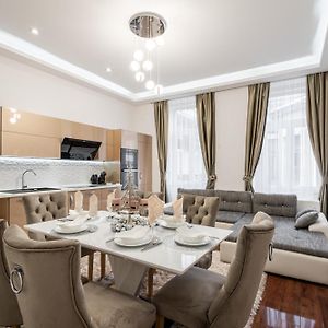 Centrum Opera Luxury Apartment With Free Garage