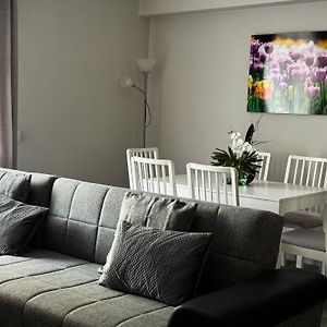 Appartement à 3 Chambres à Coucher