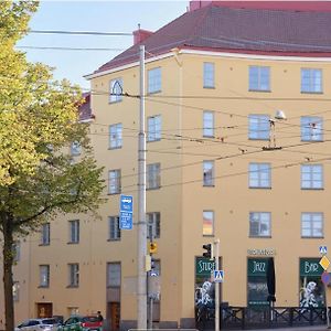 Cozy City Studio By Tram And Bus Stops