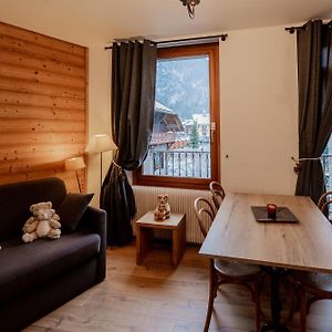 Studio Lit King-Size
