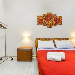 Corso Dei Mille Railway Apartment