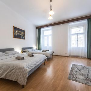 Appartement à 2 Chambres à Coucher