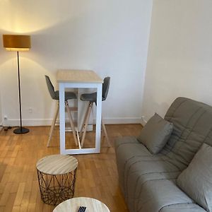 Studio Lit King-Size