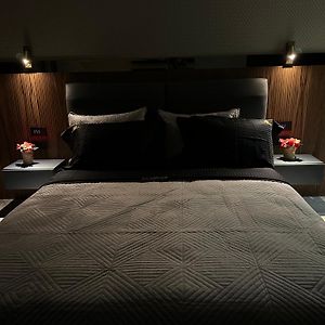 La Mirage Apartment 01