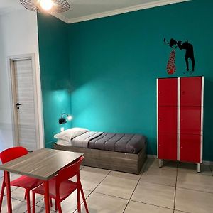 Dormitory Room Mixed