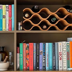Quirky And Modern Clerkenwell Apartment