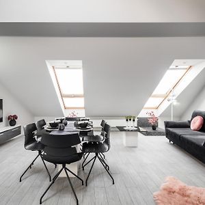 Appartement à 3 Chambres à Coucher