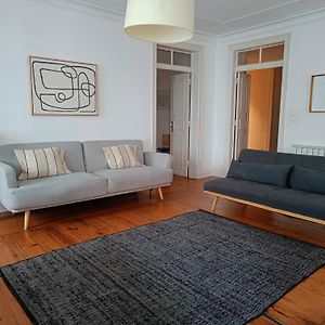 Stunning Apartment Near Chiado