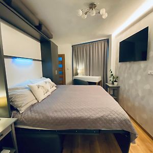 Cozy Apt Near Prague Castle