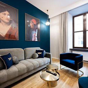 Bracka Main Square Apartments