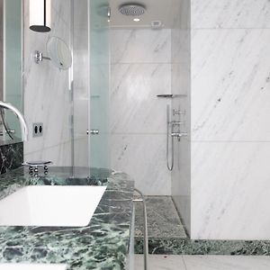 Suite Signature Lit King-Size
