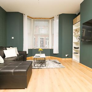 Anfield Luxe Retreat - Stylish Stay With Parking - Steps From Stadium - Short Drive To City Centre