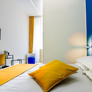 V10 Guesthouse