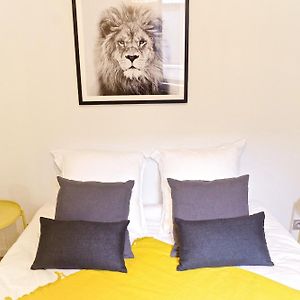Appartement à 2 Chambres à Coucher