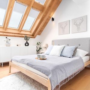Appartement à 2 Chambres à Coucher
