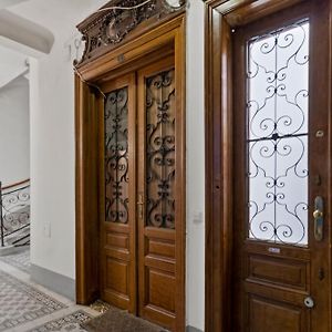 Designer Apartments Near Schoenbrunn