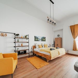Appartement à 3 Chambres à Coucher