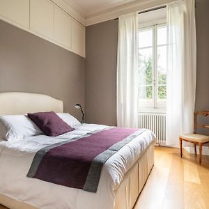Boutique Apartment With Private Rooms And Garden Oasis