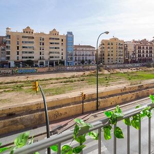 Central And Beautiful Apartment - Free Parking