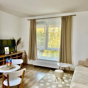 Lia Apartman - Private Parking