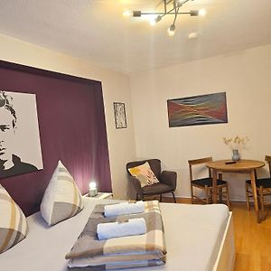 Doppelzimmer 1 I Geteiltes Bad & Kueche I Mit Dem Zug Nur 4 Min Bis Zum Hauptbahnhof
