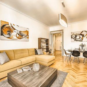 Appartement à 2 Chambres à Coucher