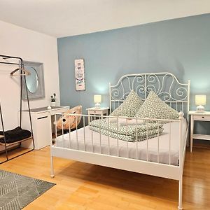 Doppelzimmer 2 I Geteiltes Bad & Kueche I Mit Dem Zug Nur 4 Min Bis Zum Hauptbahnhof