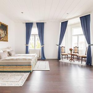Appartement à 3 Chambres à Coucher