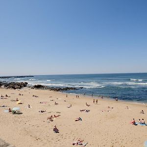 Boutique Rentals- Sea Breeze Apt
