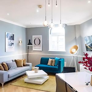Appartement à 3 Chambres à Coucher