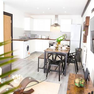 Manchester Apartments By Bevolve - Free Parking