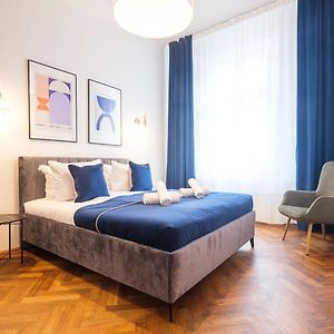 Appartement à 3 Chambres à Coucher