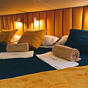 Sleepboat Luxlife Yatch