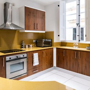 Modern Central 2Br Flat In Valletta By Arcobnb