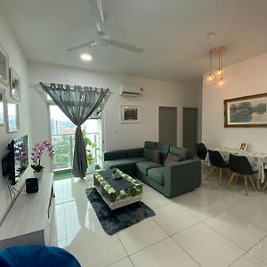Appartement à 3 Chambres à Coucher
