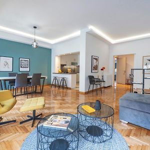 Appartement à 2 Chambres à Coucher