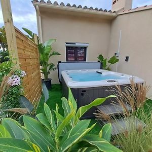 Villa à 3 Chambres à Coucher